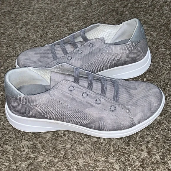 Bzees Shoes Bzees Golden Slip On Knit Sneakers Woman 75 Poshmark